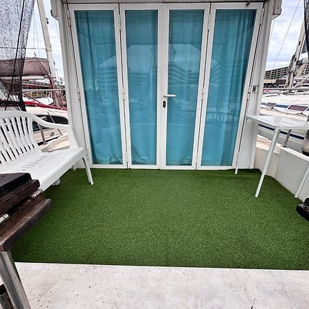 Wonderful Boat For Families And Friends Hotel ซานต์อาเตรียเดเบซอซ ภายนอก รูปภาพ