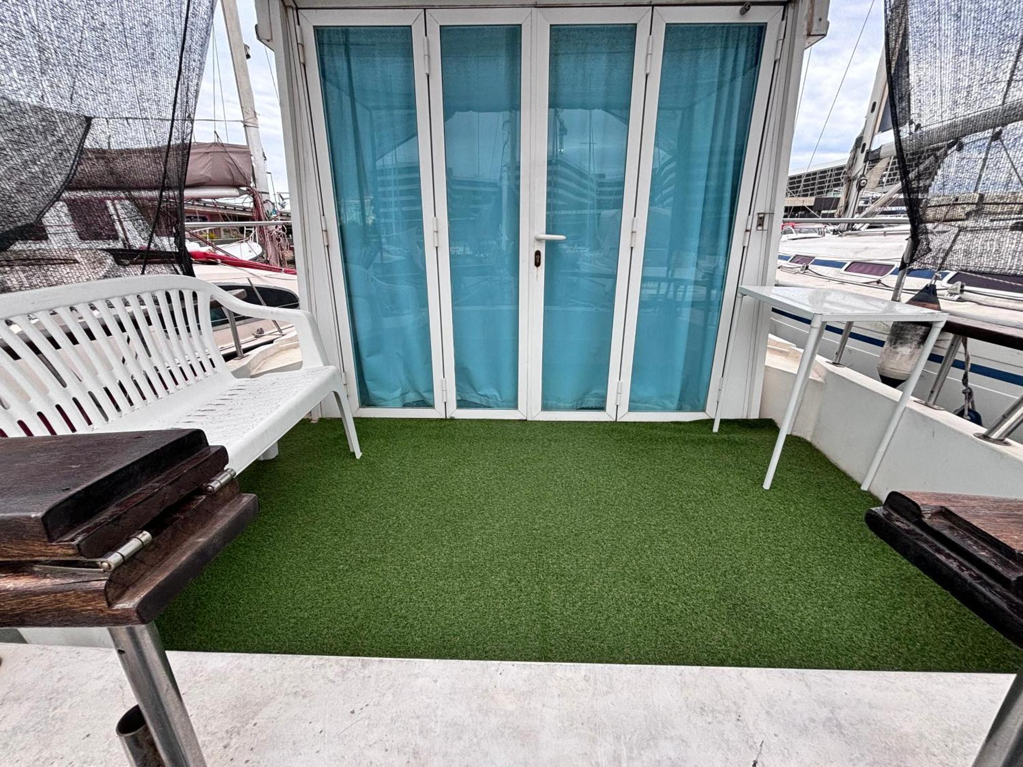 Wonderful Boat For Families And Friends Hotel ซานต์อาเตรียเดเบซอซ ภายนอก รูปภาพ