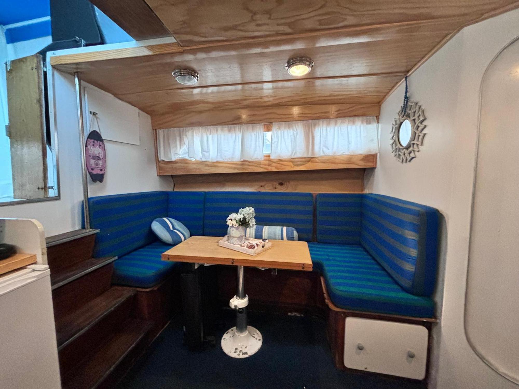 Wonderful Boat For Families And Friends Hotel ซานต์อาเตรียเดเบซอซ ภายนอก รูปภาพ