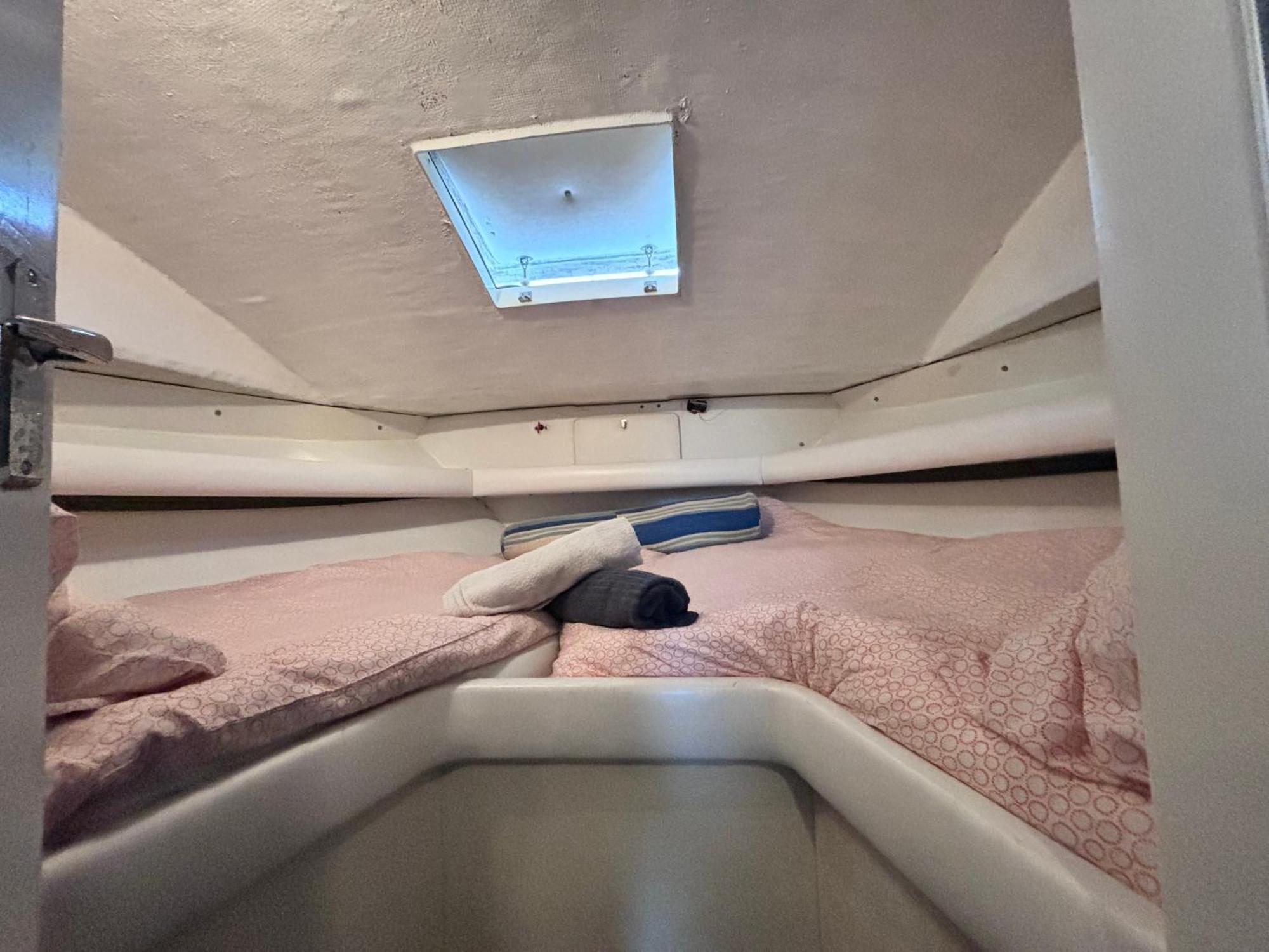 Wonderful Boat For Families And Friends Hotel ซานต์อาเตรียเดเบซอซ ภายนอก รูปภาพ