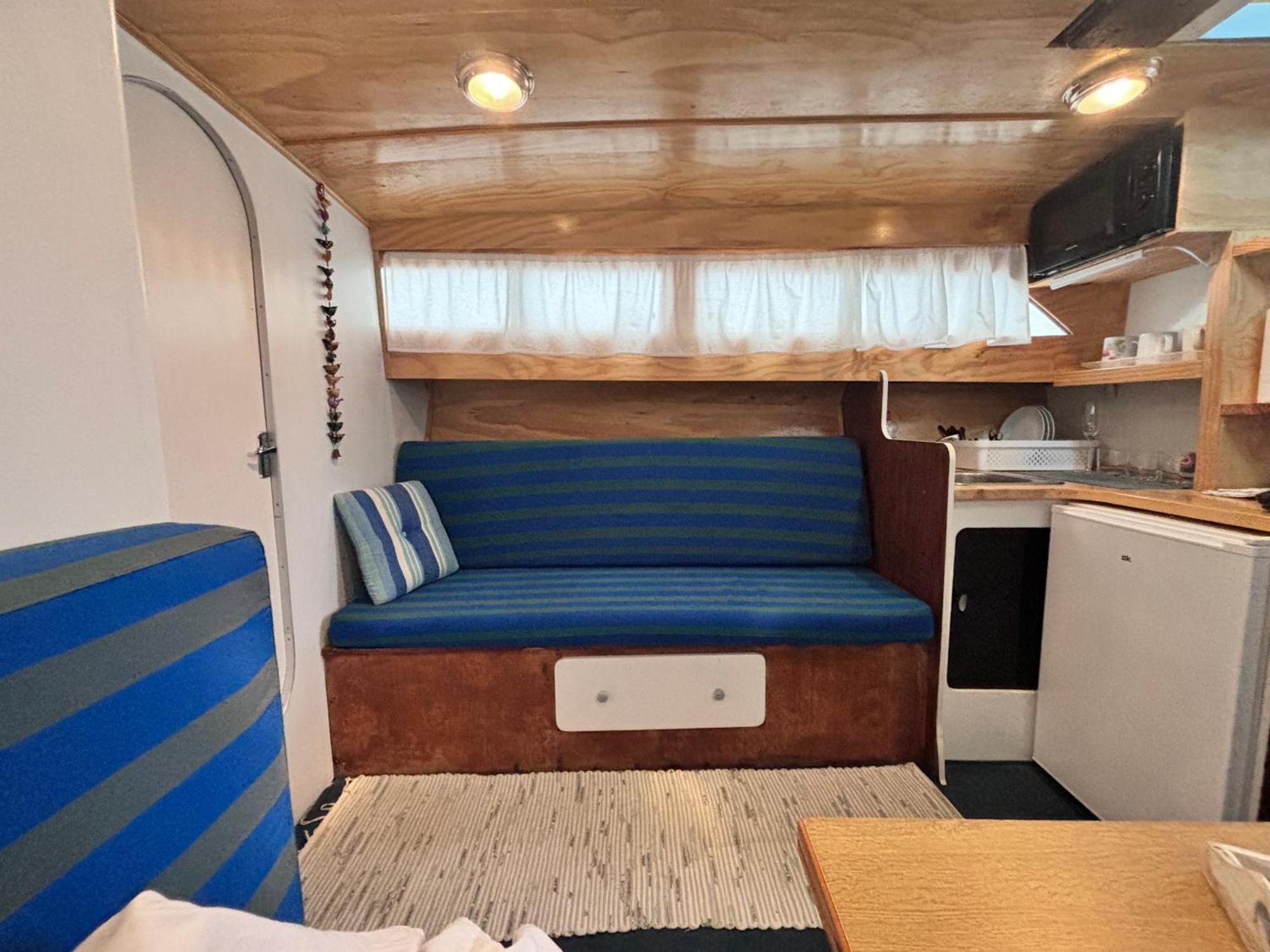 Wonderful Boat For Families And Friends Hotel ซานต์อาเตรียเดเบซอซ ภายนอก รูปภาพ
